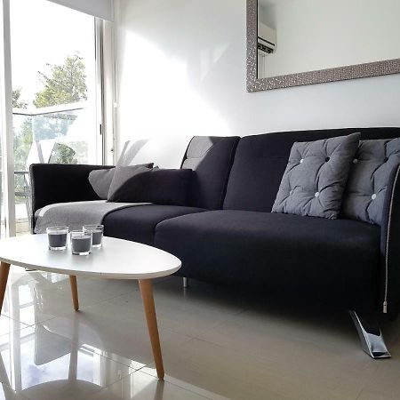 City Pearl - Modern 2 Bed Sea View Apt In City Centre Лимасол Екстериор снимка