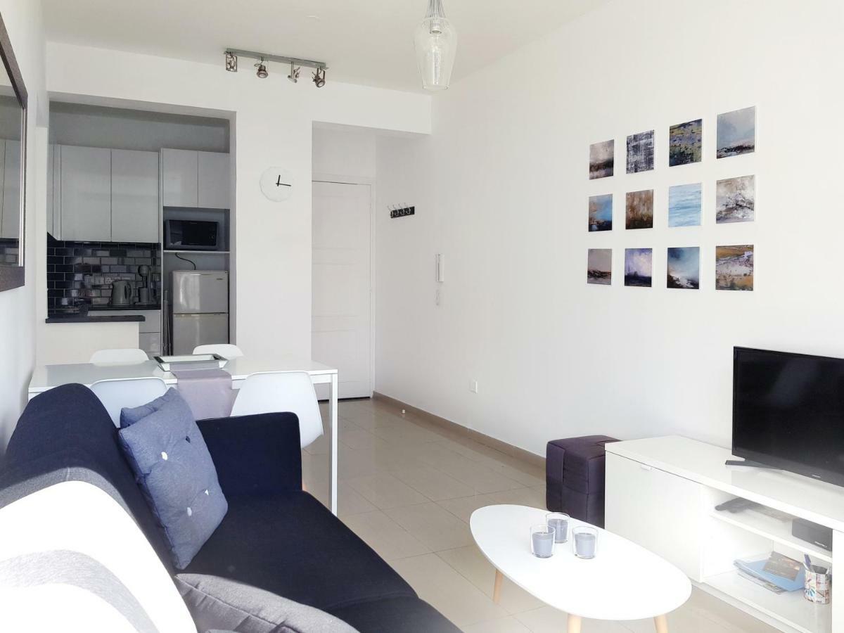 City Pearl - Modern 2 Bed Sea View Apt In City Centre Лимасол Екстериор снимка